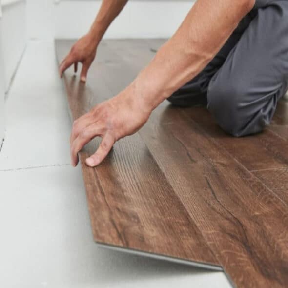 PVC planken en tegels leggen De Vloeren Kenner